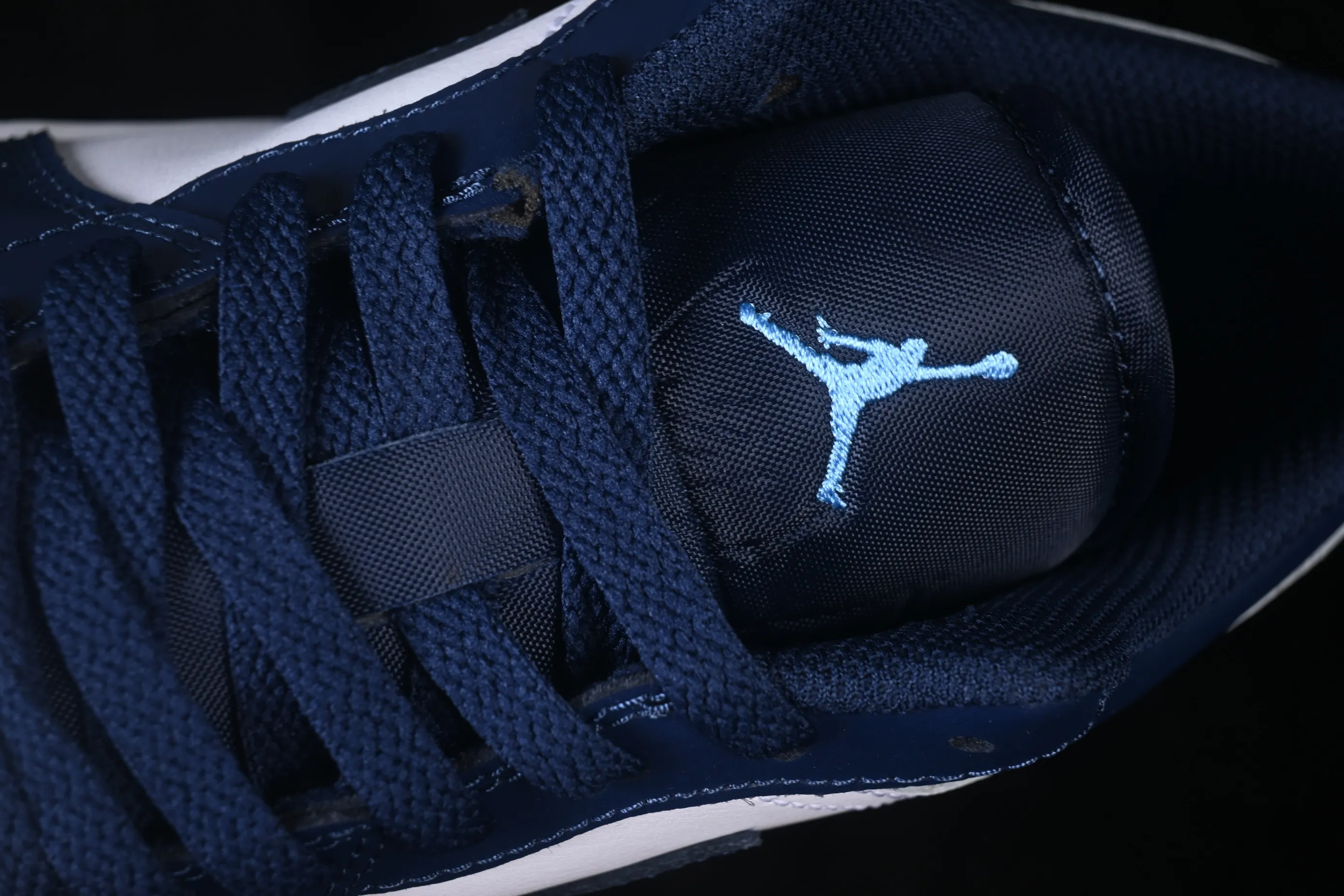 All categories Air Jordan Jordan series basketball shoes Air Jordan 1 Low G version pure original Air Jordan 1 Low AJ1 Joe 1 white and blue low-top retro cultural basketball shoes 553558-404
